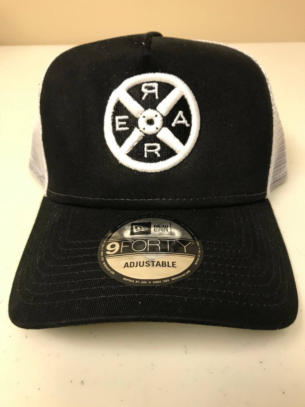 Model R 2.0 - Trucker Hat - Black/White - Unisex